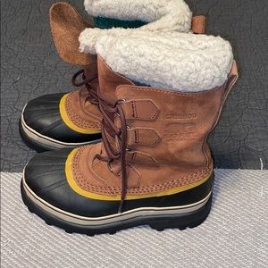 Snow boots